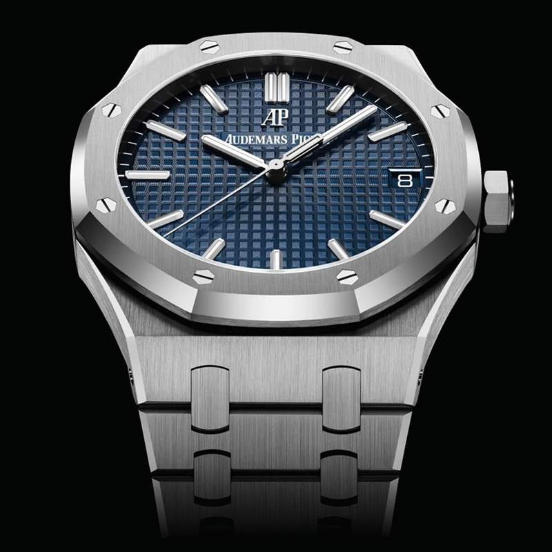 15450ST藍(lán)面的行情向來(lái)最高,目前更已衝到62,700美金的水準(zhǔn)。(Source:IG@audemarspiguet) AP皇家橡樹絕版15450ST手表最新行情藍(lán)色面盤比灰銀款貴2萬(wàn)美金-復(fù)刻表