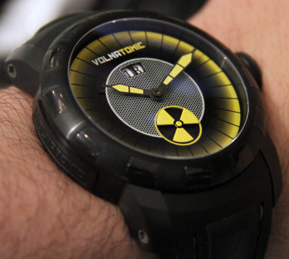 Volnatomic  Crime Scene Volna Volnatomic放射性藝術(shù)表盤的手表-復(fù)刻表