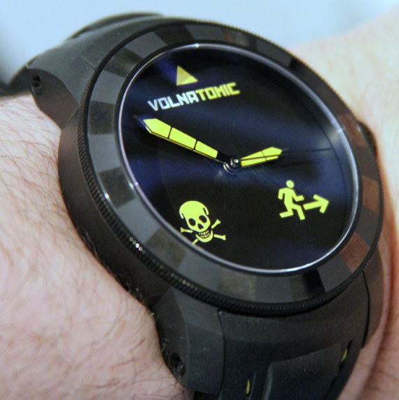 Volna  Volntatomic Radioactive black watch Volna Volnatomic放射性藝術(shù)表盤的手表-復(fù)刻表